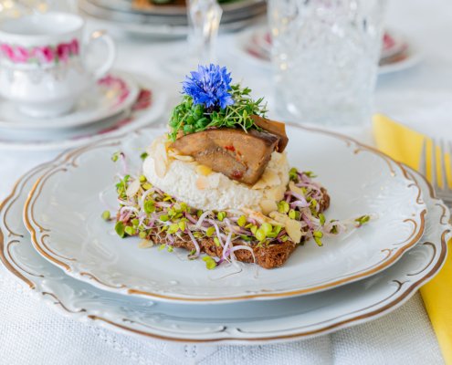 Veganskt smörrebröd med cashewnötkräm