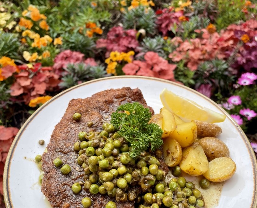 Fläskschnitzel med stekt potatis